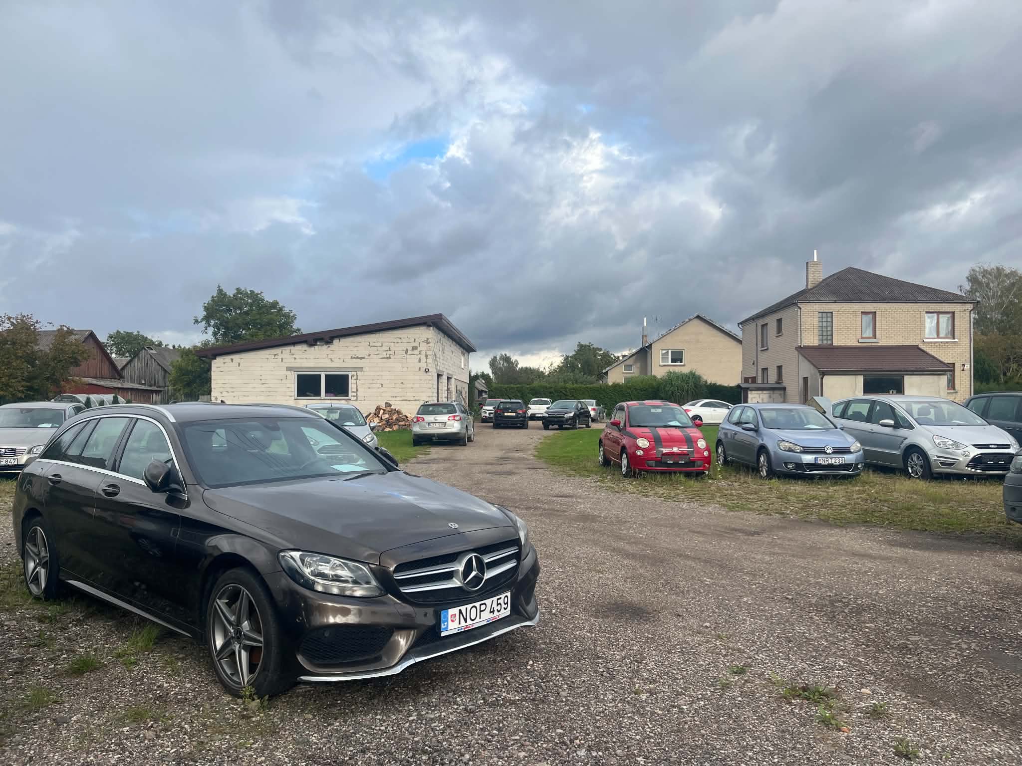 ALROBA automobilių aikštelė